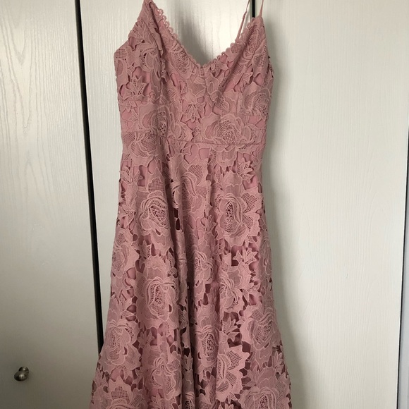 Elegant Pink Lace Dress - Picture 3 of 3